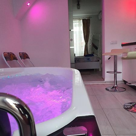 דירות סיביו White House & Jacuzzi מראה חיצוני תמונה